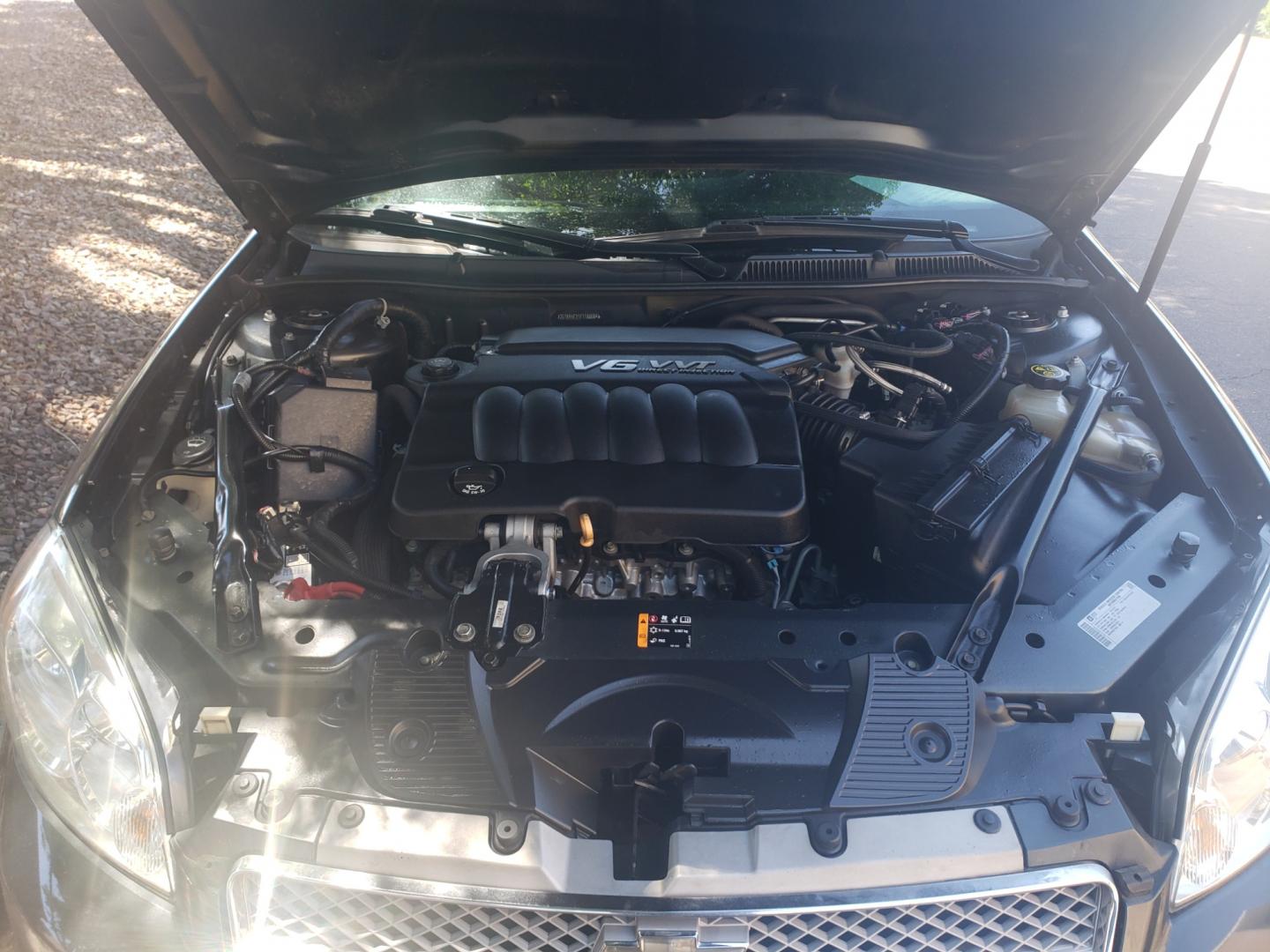 2014 /gray Chevrolet Impala ls fleet (2G1WA5E31E1) with an 3.6L V6 DOHC 24V engine, 6-Speed Automatic transmission, located at 323 E Dunlap Ave., Phoenix, AZ, 85020, (602) 331-9000, 33.567677, -112.069000 - 2014 Chevrolet Impala Limited LS,..... Ice cold A/C, No accidents, Power everything, Stereo/cd player, Phone sync, Bluetooth, Clean Gray interior with Gray cloth seats in near perfect condition, power windows, power door locks, clean Arizona title, Runs and Drives Excellent. Very clean inside and ou - Photo#16